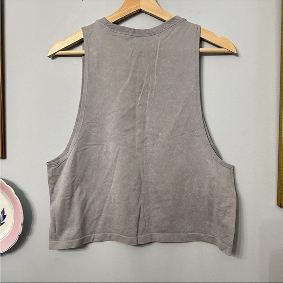 Offline By Aerie Gray Muscle Tee With Sun Rays Size Small - Picture 2 of 3